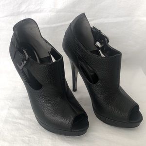 Charles by Charles David black leather booties pumps. Sz 6